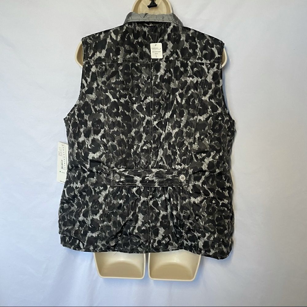NWT Casual Identity Reversible Vest size larger - Picture 3 of 16